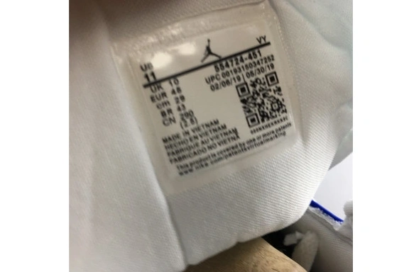 554724-451 AIR 554724-451 MID JORDAN HYPER ROYAL VIOLET-WHITE HYPER 1 0330